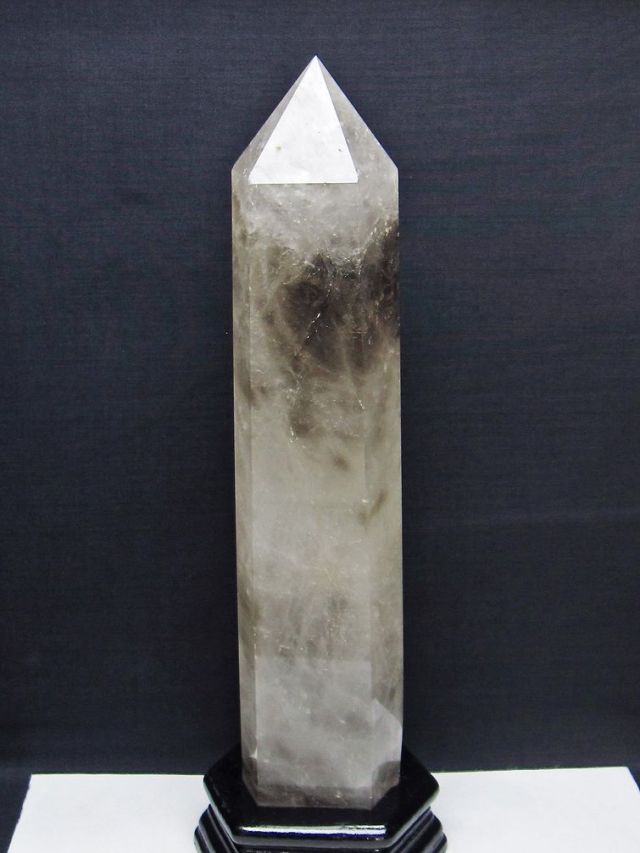 2Kg ライトニング水晶 六角柱[T581-6104]