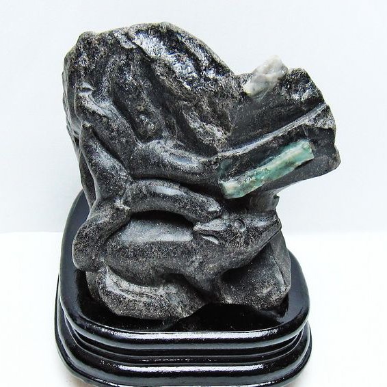 2.7Kg エメラルド 手彫り  キツネ 置物[T583-1132]