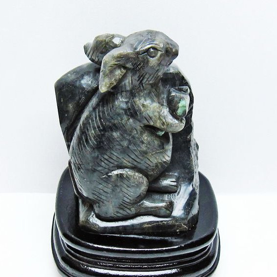 1.7Kg エメラルド 手彫り ウサギ 置物[T583-1144]