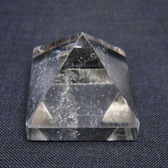 ヒマラヤ水晶ピラミッド [t600-2571]