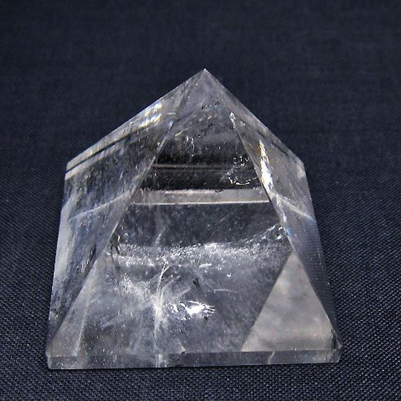 ヒマラヤ水晶ピラミッド [t600-2686]