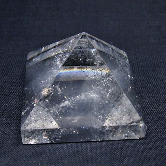 ヒマラヤ水晶ピラミッド [t600-2688]