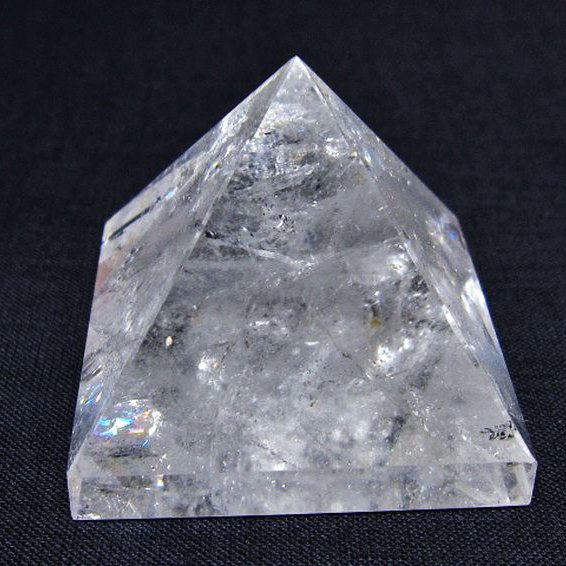 ヒマラヤ水晶ピラミッド [t600-2857]