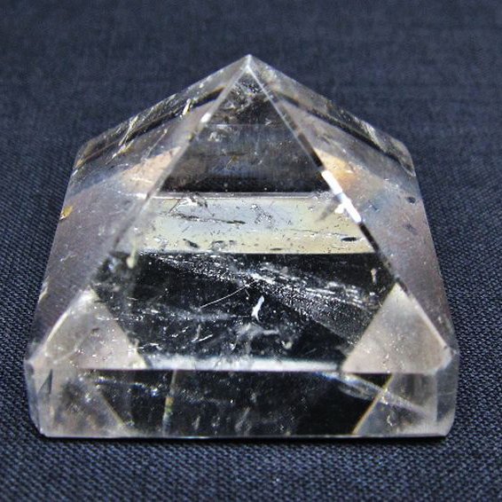 ヒマラヤ水晶ピラミッド [t600-2896]