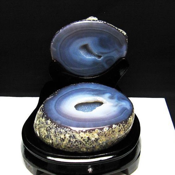 1.9Kg ペア水晶トレジャーメノウ[T604-7529]