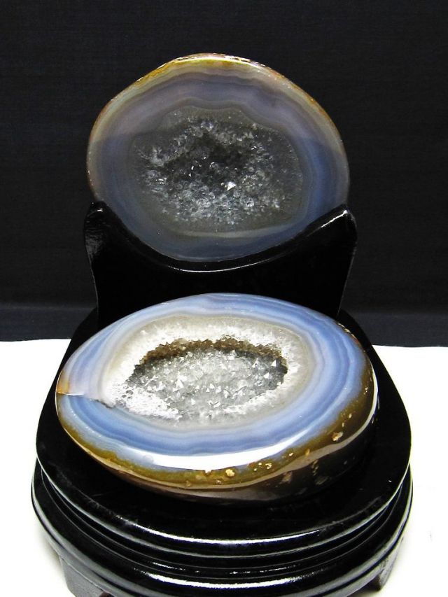 1.6Kg ペア水晶トレジャーメノウ [t604-8126]