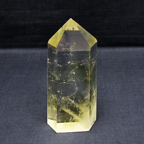 天然石】ゼウス ファントム入りシトリン台座付き六角柱