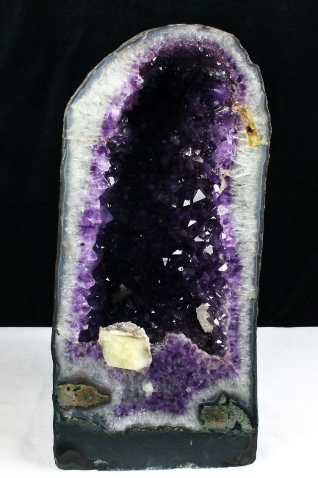 ブラジル産　アメジストドーム 最高品質]ブラジル産アメジストドーム（専用台座付き） - 埼玉県吉川市
