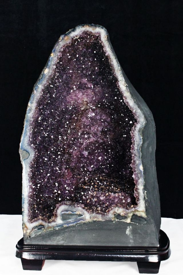 43.7Kg ブラジル産 アメジストドーム 同梱不可 (特大品) [t611-8770]