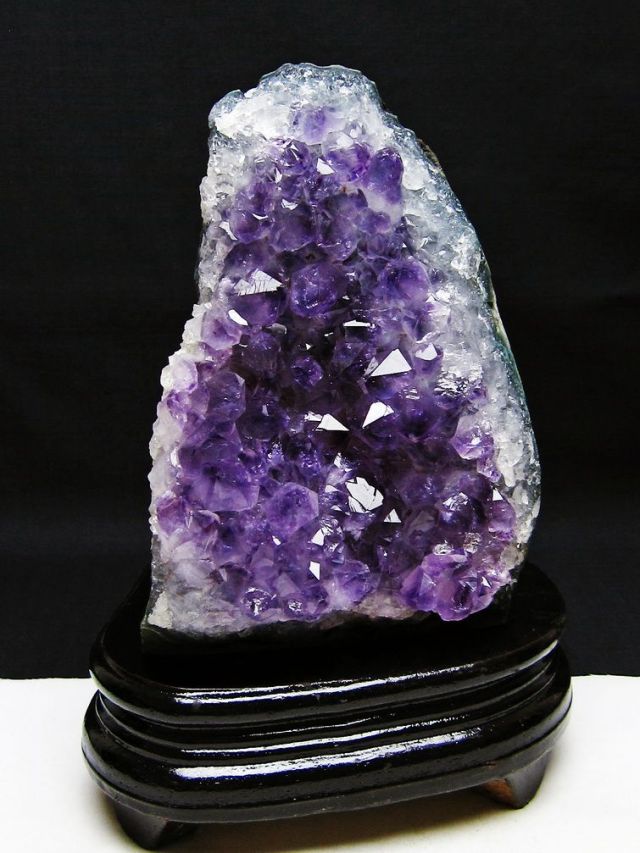 2.4Kg ウルグアイ産 ファントムアメジストクラスター[T614-9330]