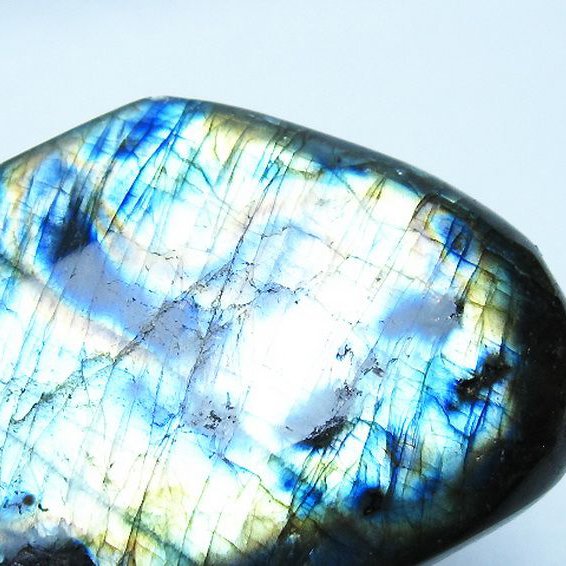 ラブラドライト 原石 [t623-10031]