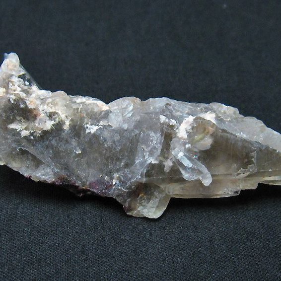 ガーデンルチル入り 水晶 原石[T626-1173]