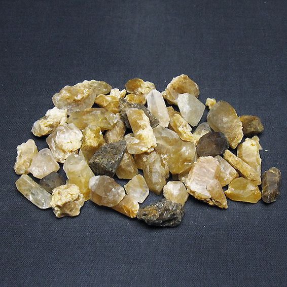 ルチル入り 水晶 原石[t626-1571]