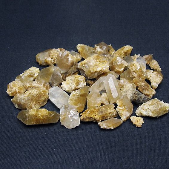 ルチル入り 水晶 原石 [t626-1577]