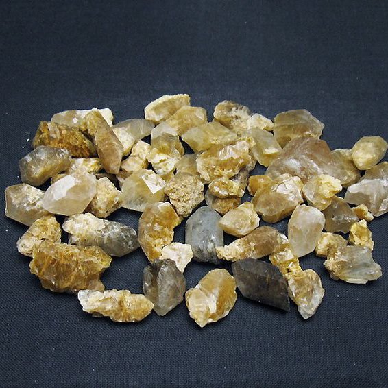 ルチル入り 水晶 原石[T626-1585]