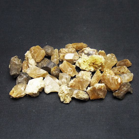 ルチル入り 水晶 原石 [t626-1641]