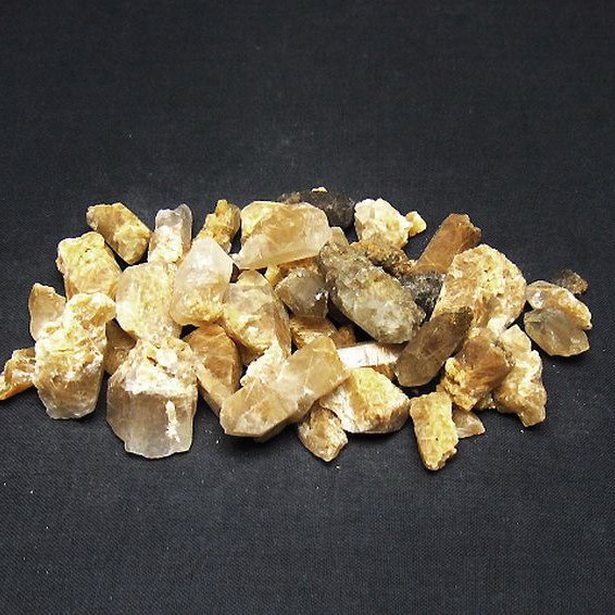 ルチル入り 水晶 原石 [t626-1670]