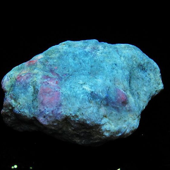 ハックマナイト 原石[T636-2084]