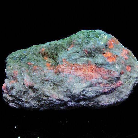 ハックマナイト 原石[T636-2090]