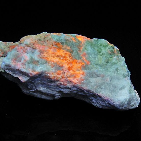 ハックマナイト 原石[T636-2119]