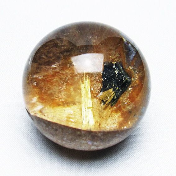 ゴールドタイチンルチル入り 水晶 丸玉 41mm [T637-4407]