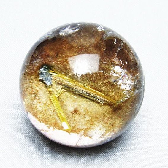 ゴールドタイチンルチル入り 水晶 丸玉 40mm [T637-4411]