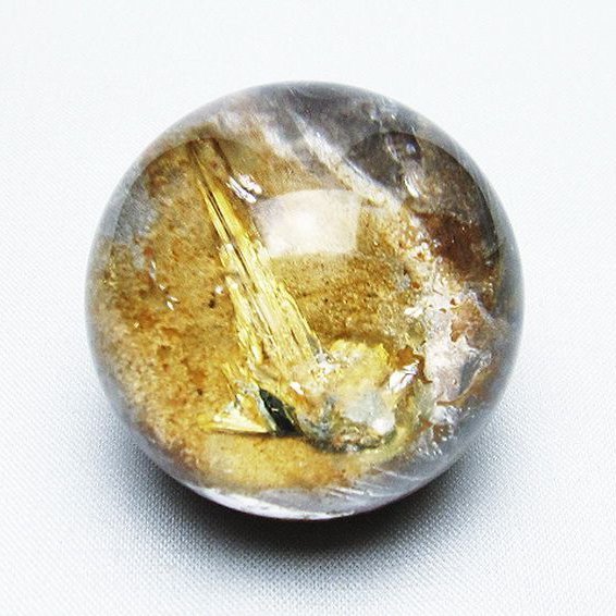 ゴールドタイチンルチル入り 水晶 丸玉 43mm [T637-4441]