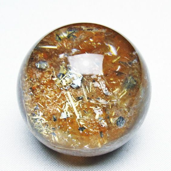 ゴールドタイチンルチル入り 水晶 丸玉 44mm [T637-4698]