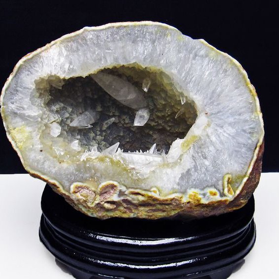 2.3Kg ブラジル産 アゲートドーム カルサイト共生[T640-2243]