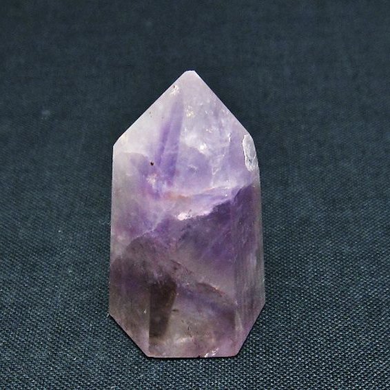 アメジスト 六角柱 [t642-6179]