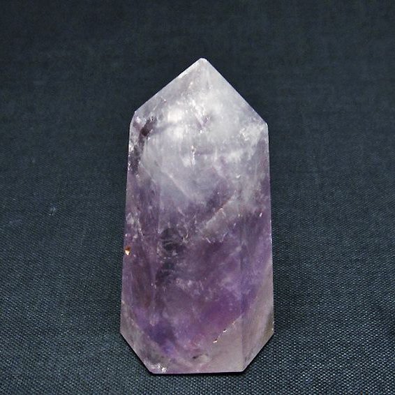 アメジスト 六角柱 [t642-6233]