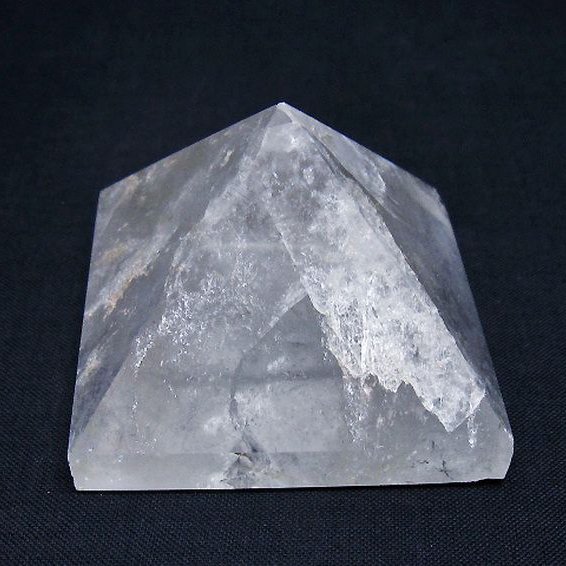 ヒマラヤ水晶ピラミッド [t648-3552]