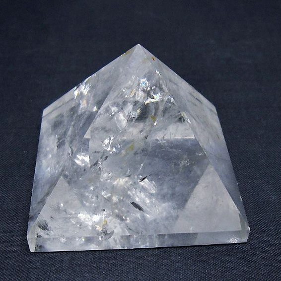 虹入り ヒマラヤ水晶ピラミッド[T648-3631]
