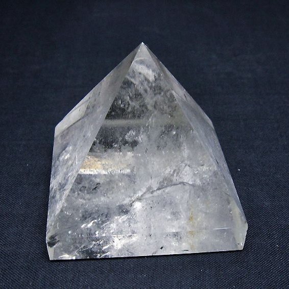 ヒマラヤ水晶ピラミッド [t648-3633]