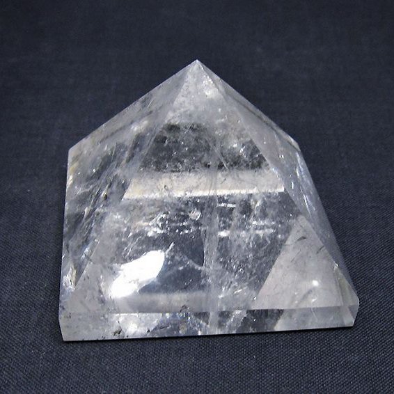 ヒマラヤ水晶ピラミッド [t648-3636]