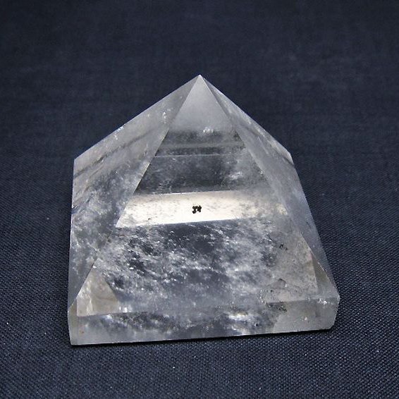 ヒマラヤ水晶ピラミッド [t648-3640]