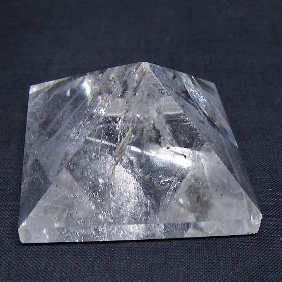 ヒマラヤ水晶ピラミッド[T648-3675]