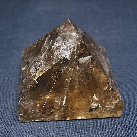 金針ルチル水晶ピラミッド[t648-3725]