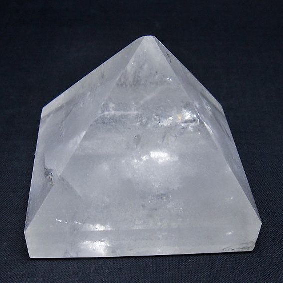 スーパーファントム 水晶 ピラミッド[t648-3729]