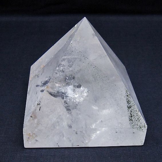 ガーデン水晶ピラミッド[T648-3740]