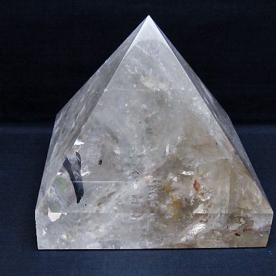 2.8Kg 虹入り ヒマラヤ水晶ピラミッド[T648-3754]