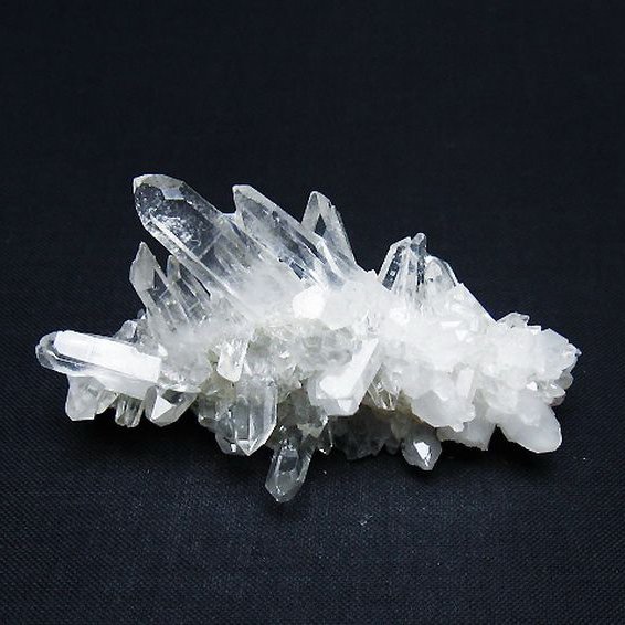 水晶クラスター　ヒマラヤ産　610g ヒマラヤ水晶クラスター[t661-9152]