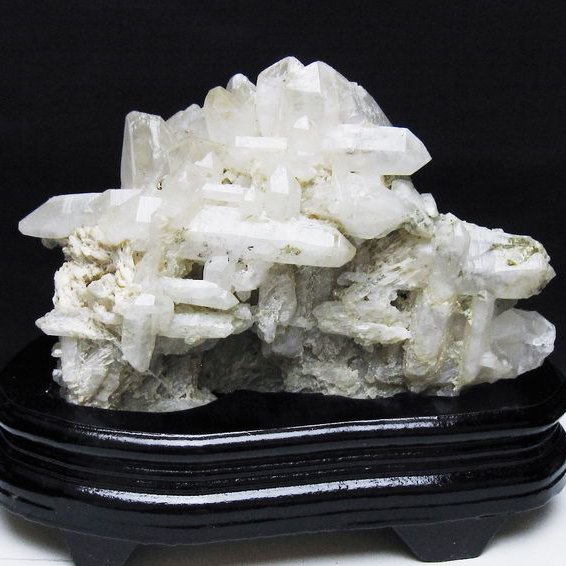 トルマリン入り ヒマラヤ水晶クラスター [t668-7815]