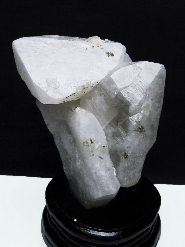 トルマリン入り ヒマラヤ水晶クラスター [t668-7822]