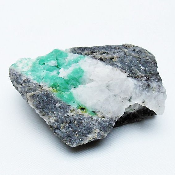 エメラルド 原石[T672-1472]