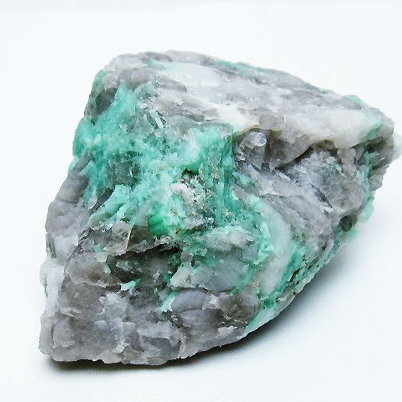 エメラルド 原石 [t672-1500]