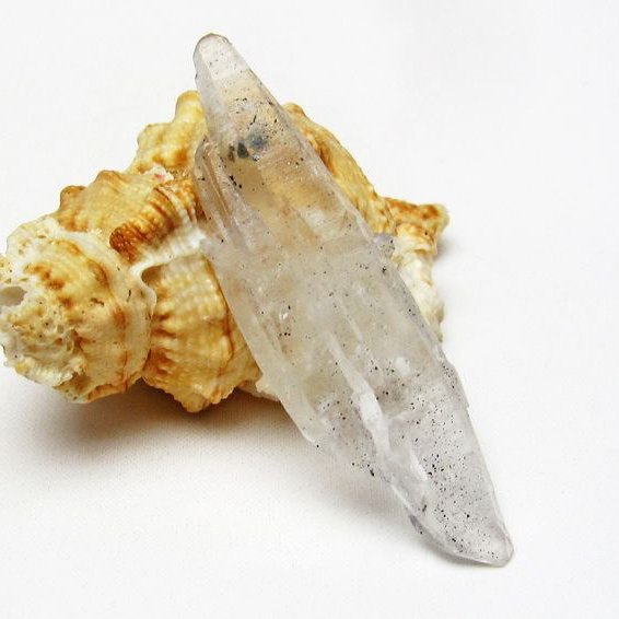 スティブナイトインクォーツ レーザークリスタル アメリカ産 [T679-1190]