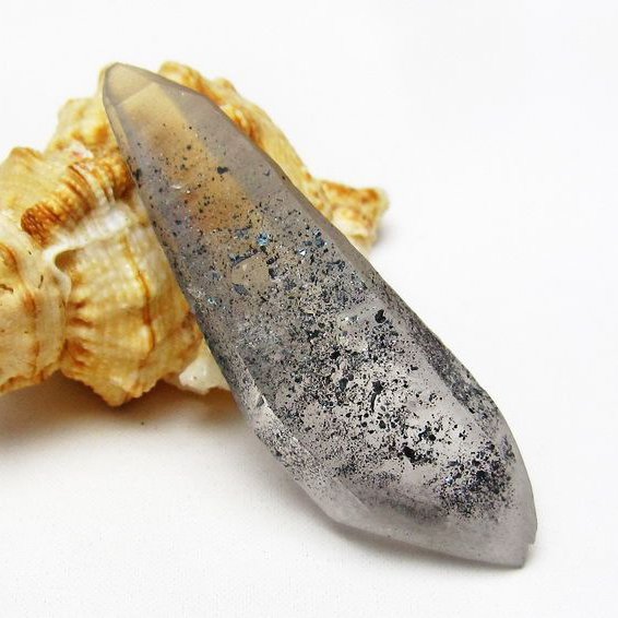 スティブナイトインクォーツ レーザークリスタル アメリカ産 [T679-1206]