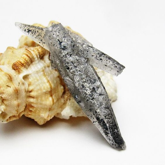 スティブナイトインクォーツ レーザークリスタル アメリカ産 [T679-1234]