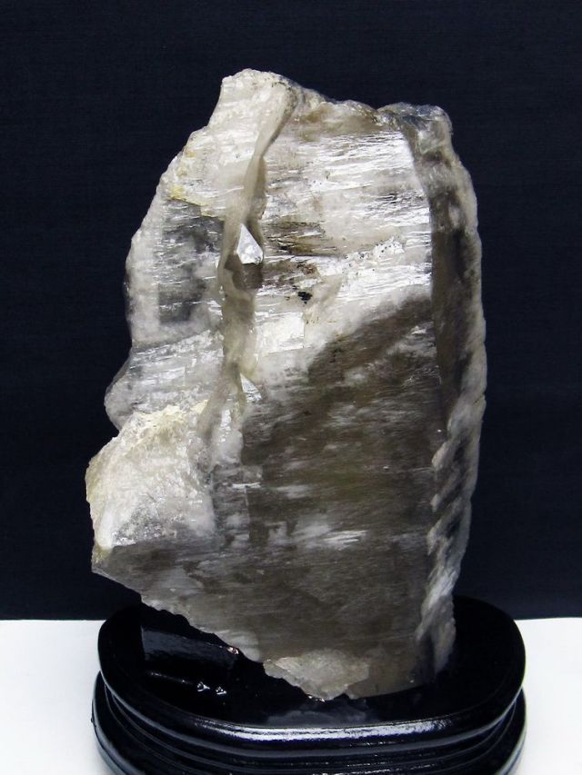 1.3Kg ライトニング カテドラルライブラリー 水晶 原石 [t695-8181]